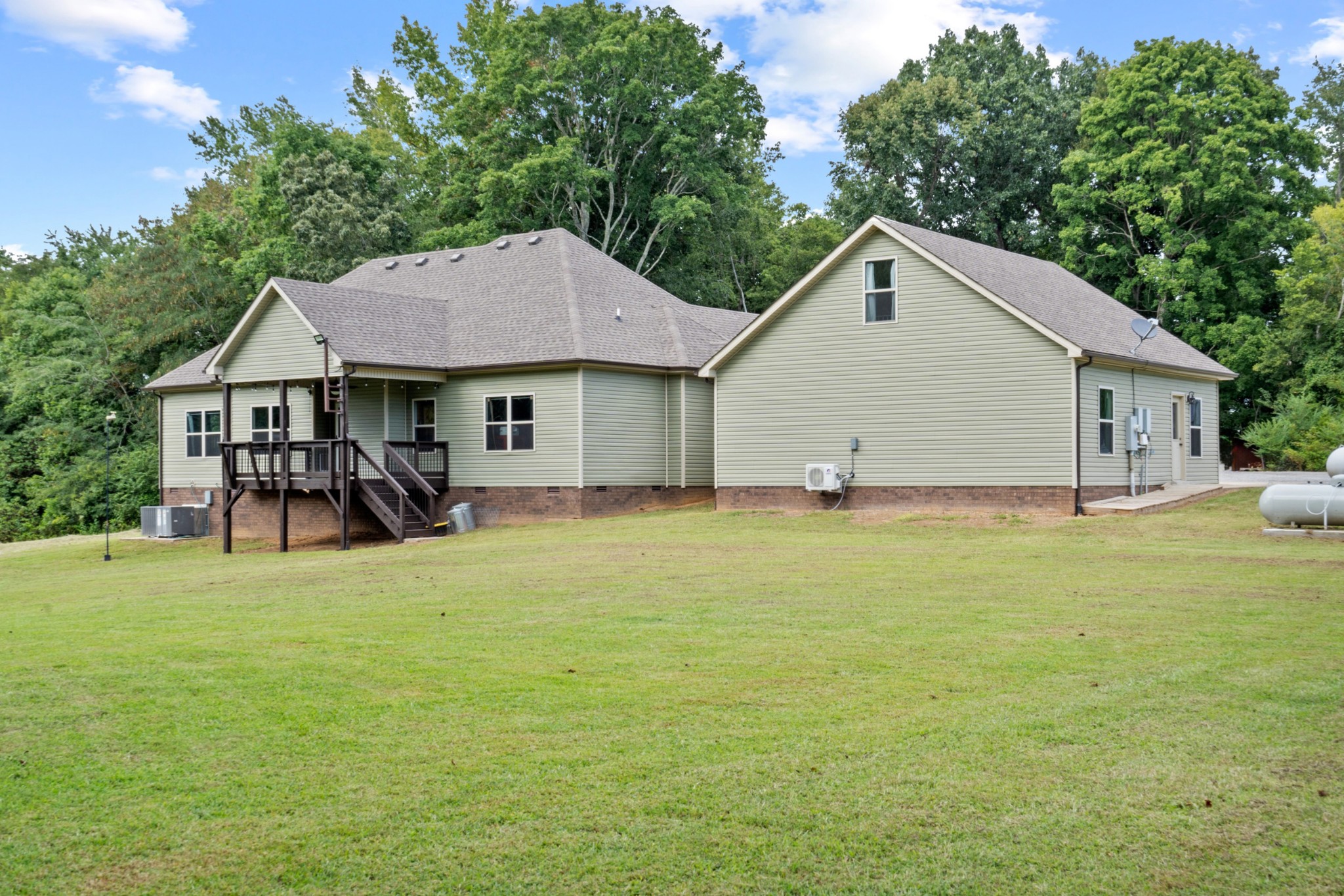 1506 Bend Road Clarksville, TN 37040 - Photo 45 of 56 a house view with a garden space