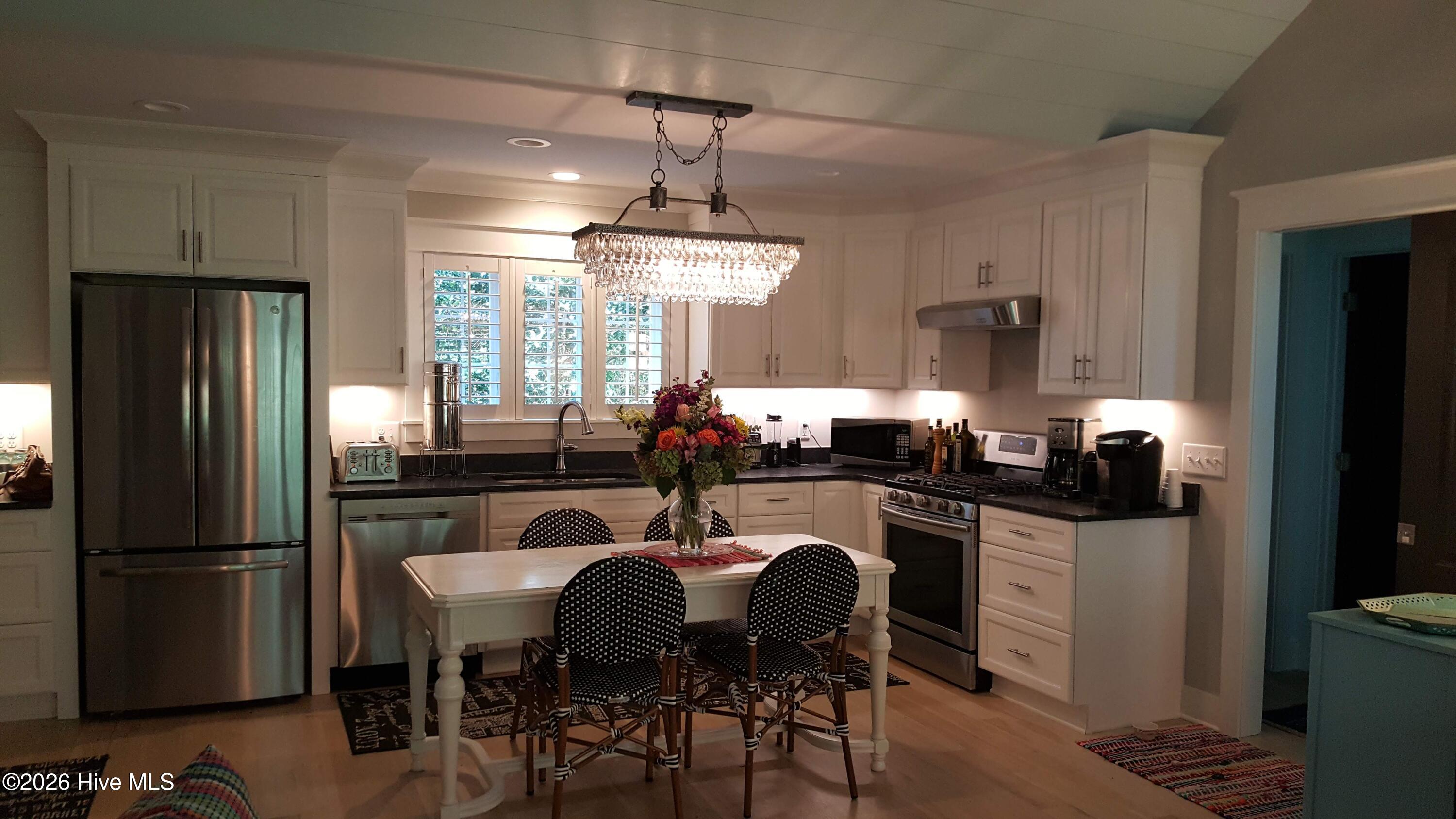 135 Blue Road Pinehurst, NC 28374 - Photo 29 of 40 kitchen