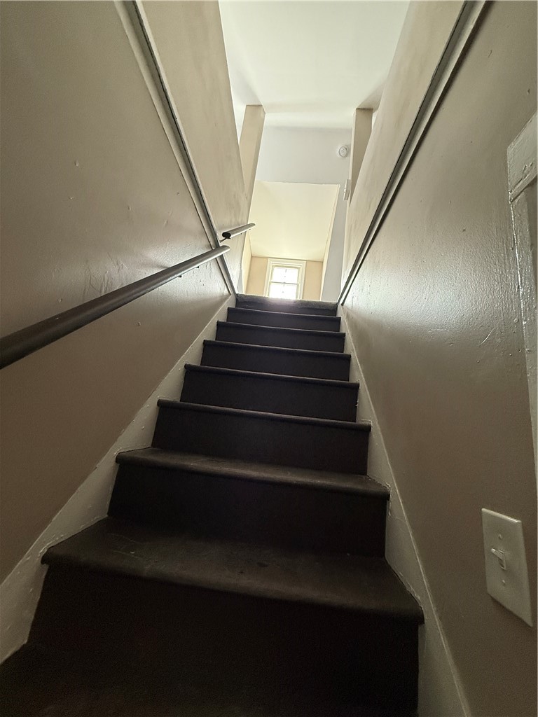 195 5th Street Rochester, NY 14605 - Photo 13 of 15