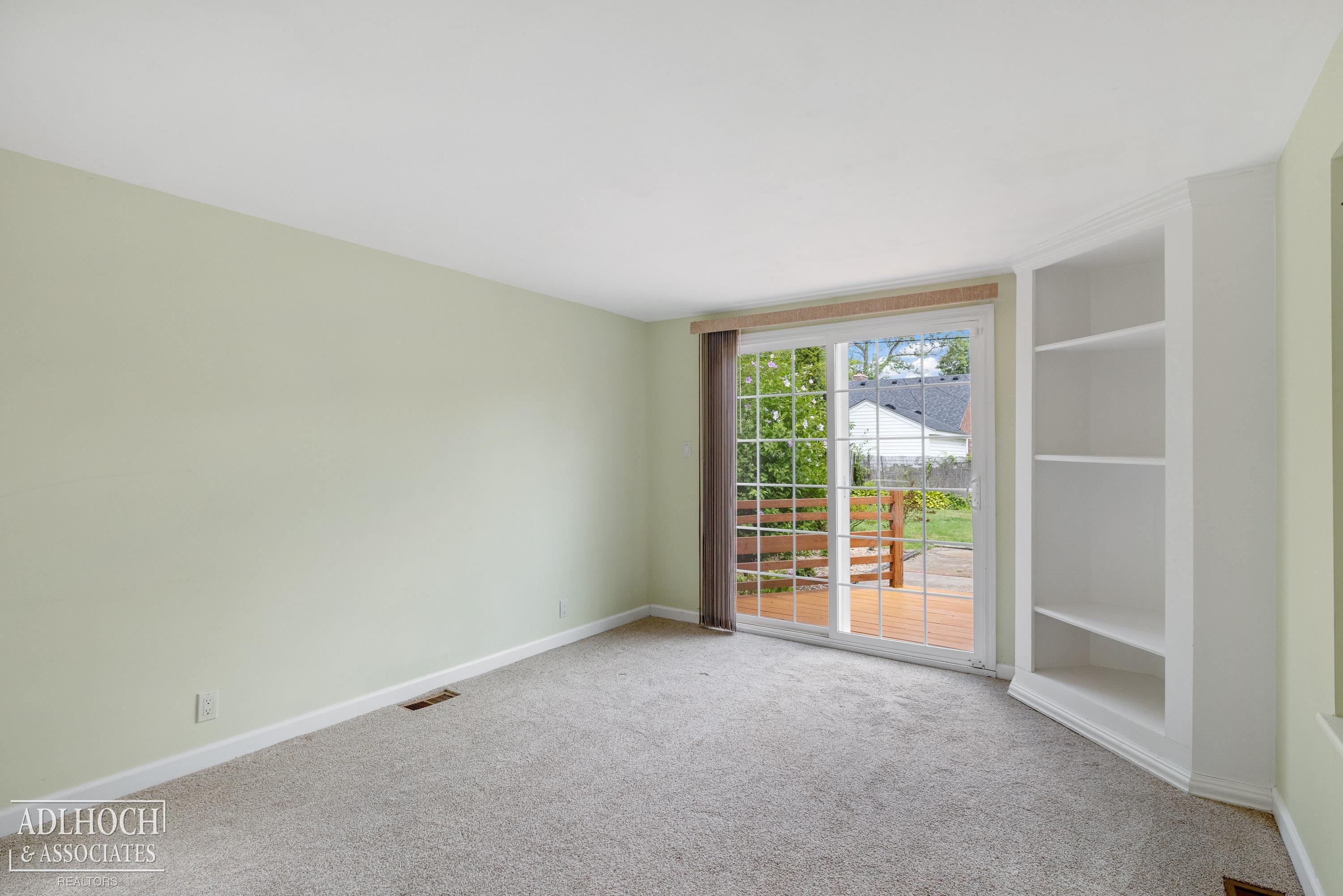 380 Merriweather Road Grosse Pointe Farms, MI 48236 - Photo 11 of 25