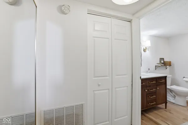 $179,000 | 1304 North Alabama Street, Unit D, Indianapolis, IN 46202