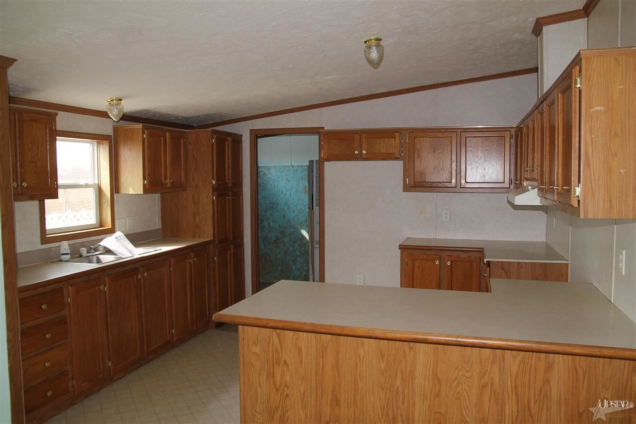 19416 Barkley Road Monroeville, IN 46773 - Photo 3 of 4