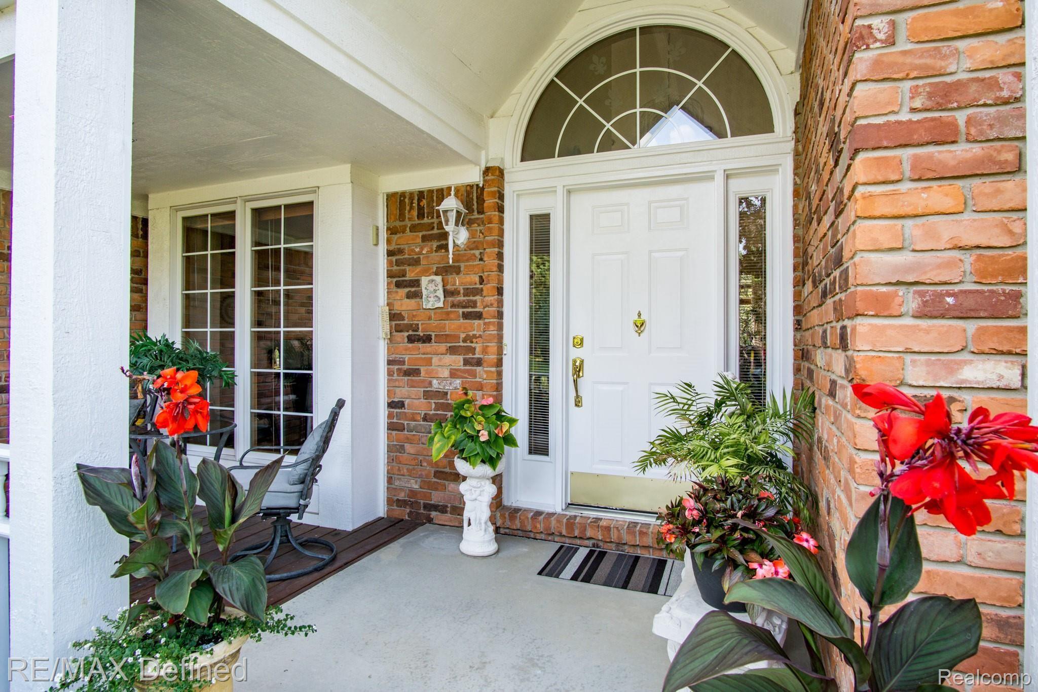 1337 Lomas Verdes Rochester, MI 48306 - Photo 2 of 37 1337-Lomas-Verdes-09.jpg
