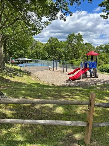 $259,900 | 563 Meadowvale Drive, Cheswick, PA 15024