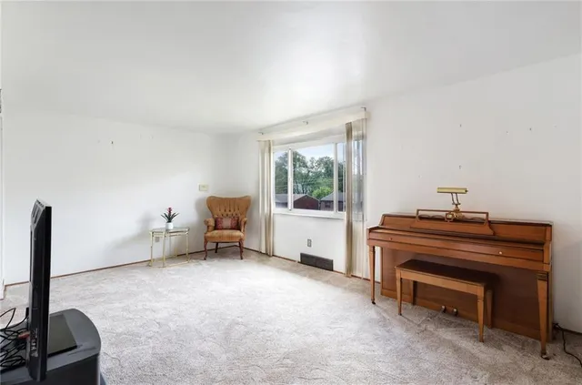 $259,900 | 563 Meadowvale Drive, Cheswick, PA 15024