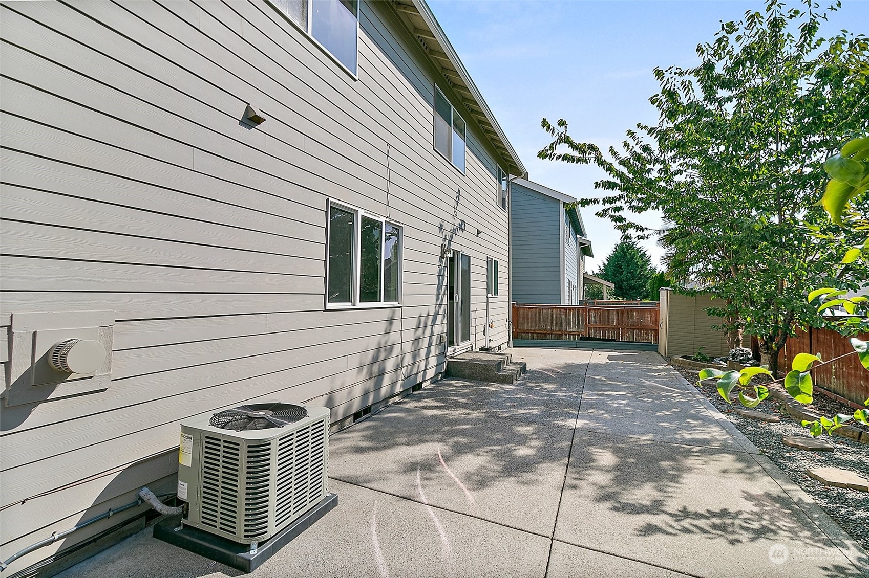 6723 Southeast 4th Street Renton, WA 98059 - Photo 34 of 38 a view of back yard of the house