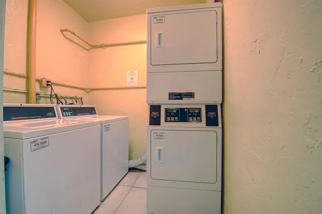 $215,000 | 18111 Northwest 68th Avenue, Unit I210, Hialeah, FL 33015