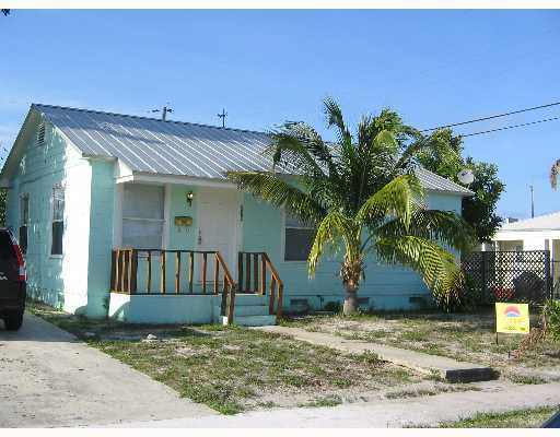 809 Valley Forge Road West Palm Beach, FL 33405 - Photo 1 of 8 Primary Photo