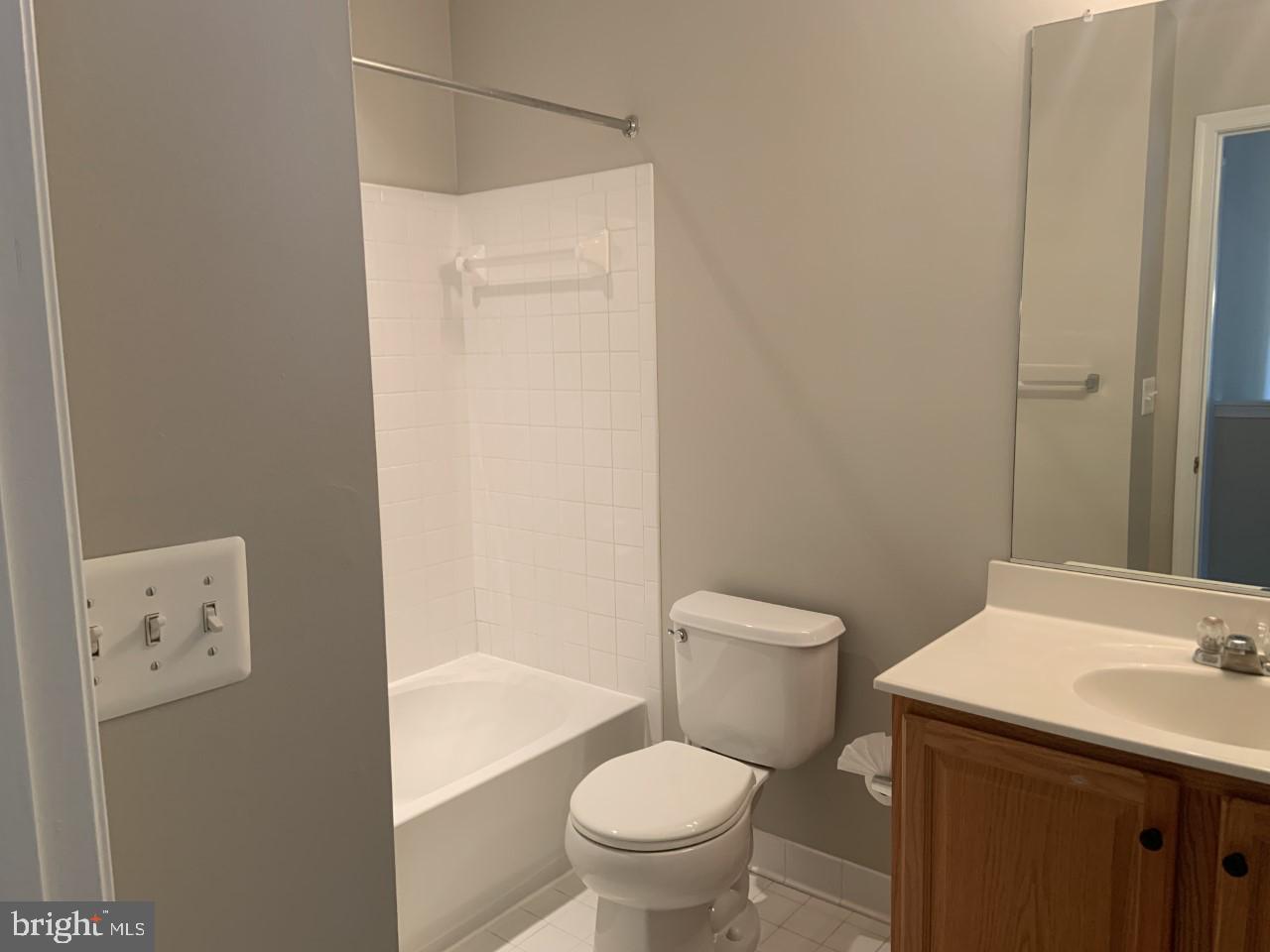 11023 Birchtree Lane Laurel, MD 20723 - Photo 16 of 22 Hall bath