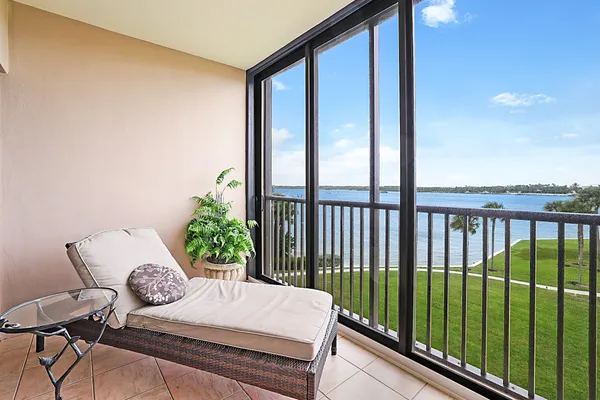 $599,000 | 300 Intracoastal Place, Unit 404, Jupiter, FL 33469