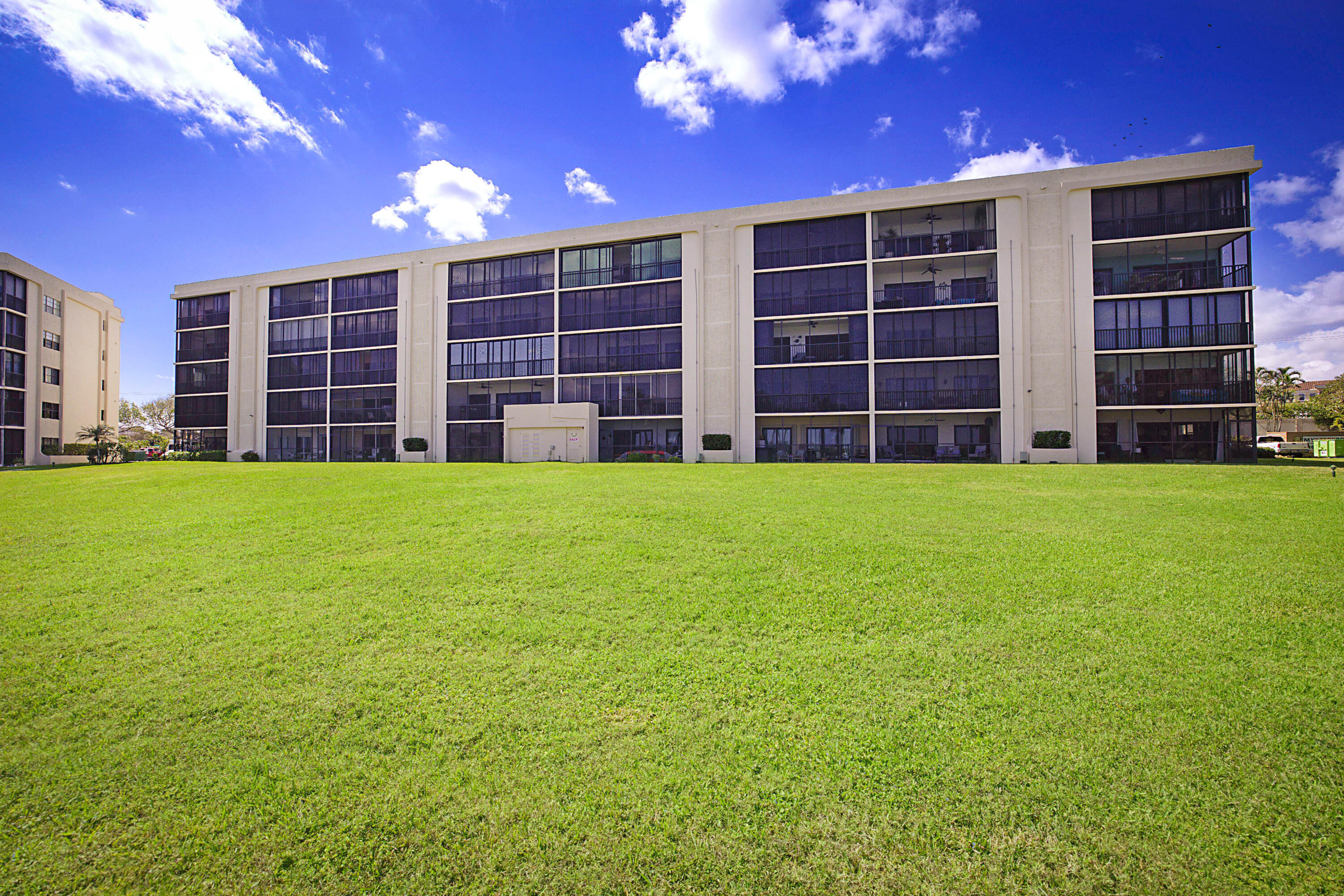 300 Intracoastal Place, Unit 404 Jupiter, FL 33469 - Photo 38 of 41 300 Intracoastal Place Apt 404-38