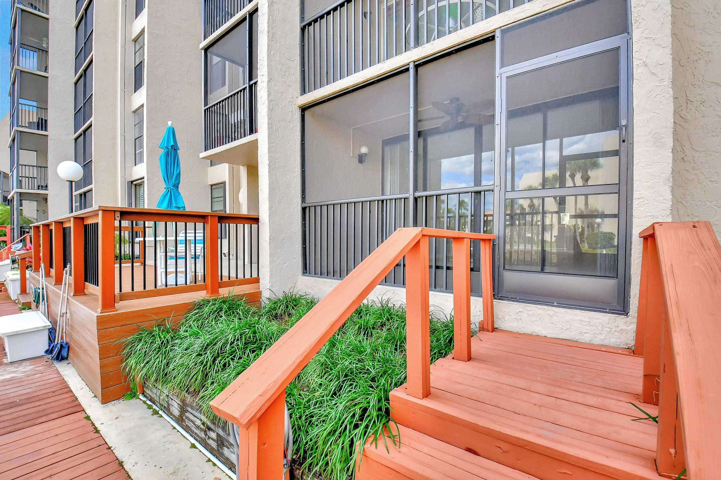 6 Royal Palm Way, Unit 106 Boca Raton, FL 33432 - Photo 20 of 57 Walk out back patio