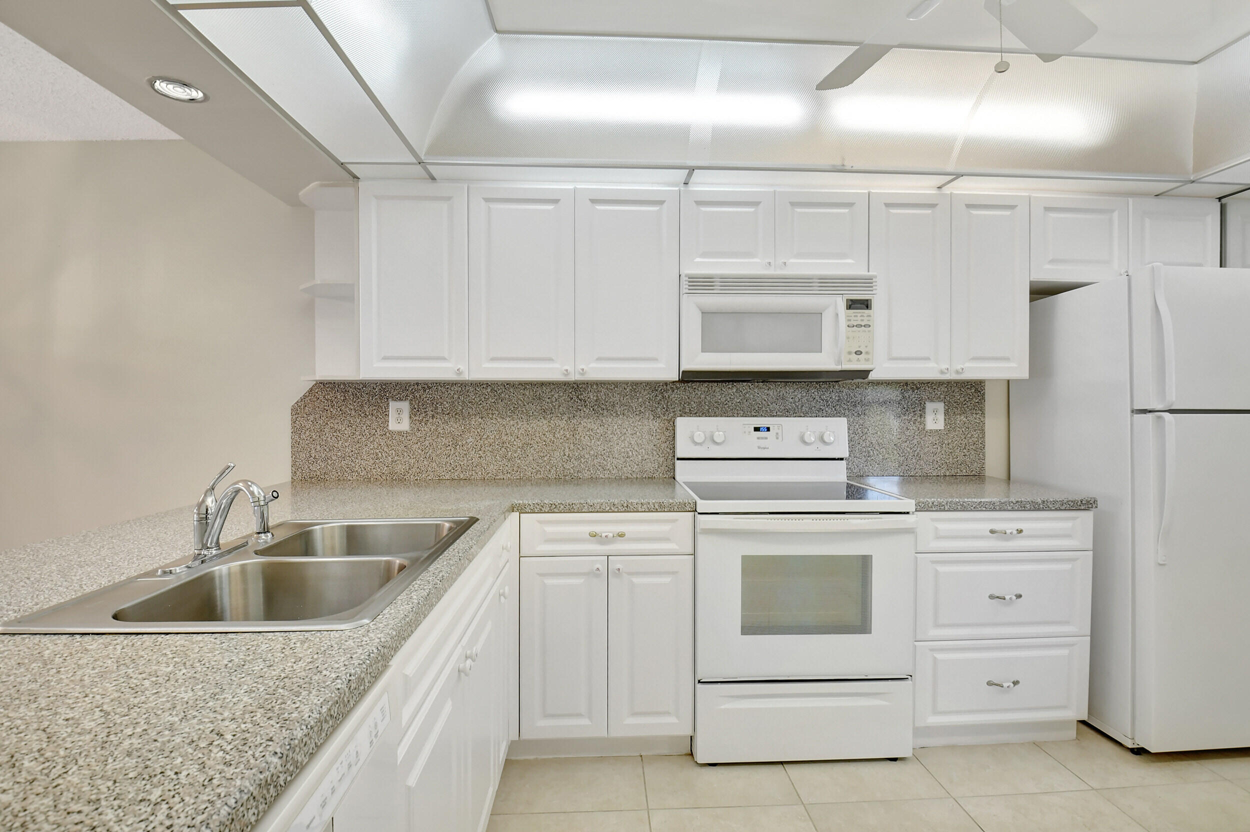 6 Royal Palm Way, Unit 106 Boca Raton, FL 33432 - Photo 8 of 57 23_dsc_7675