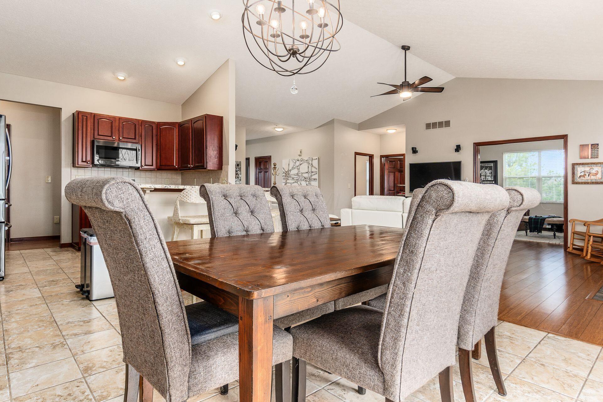 121 Harvest Ridge Avenue Pataskala, OH 43062 - Photo 14 of 67 Eating Area