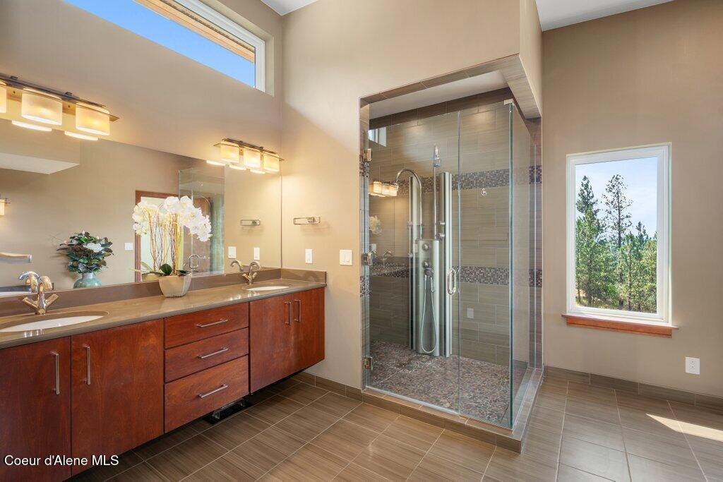 1035 South Valleyview Road Post Falls, ID 83854 - Photo 8 of 92 Primary Bath