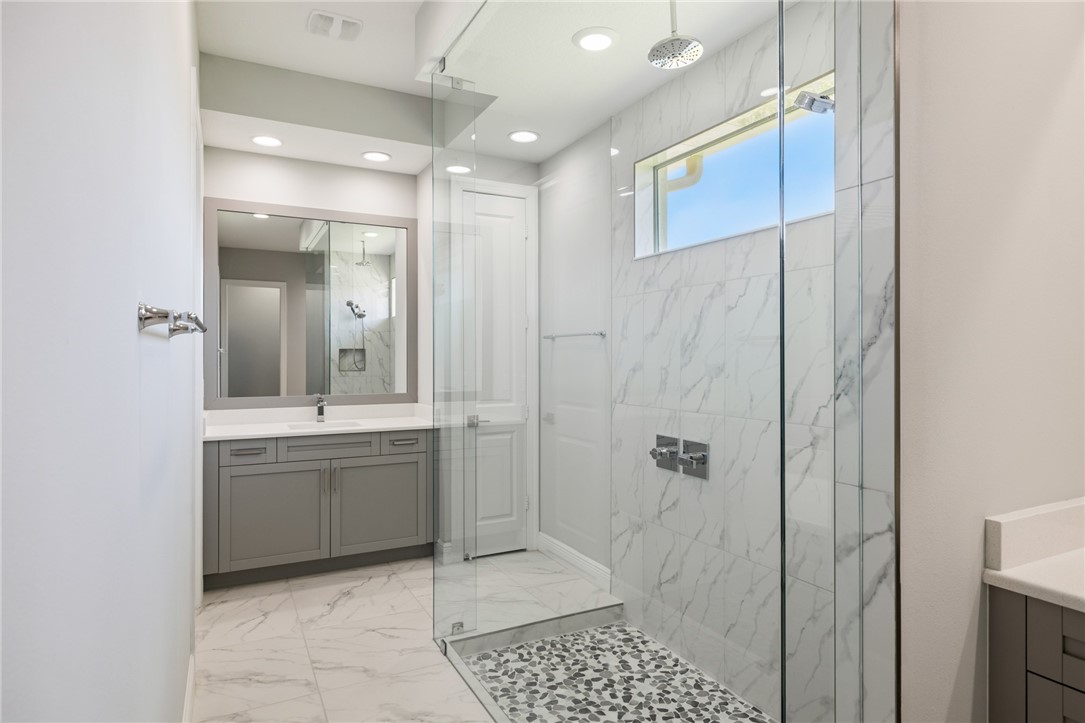 5804 Lake Pine Road Vero Beach, FL 32967 - Photo 9 of 36