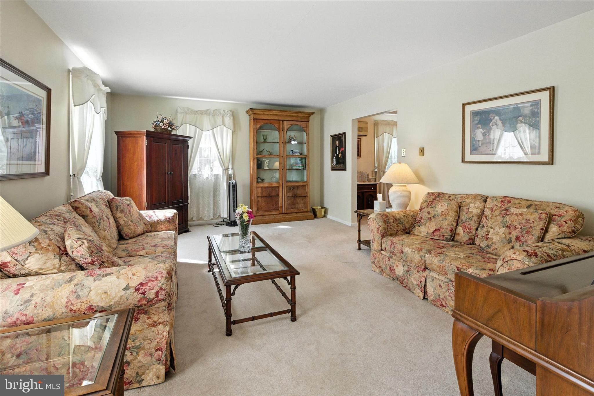 1337 Coldsprings Road Pottstown, PA 19465 - Photo 11 of 32 Living room