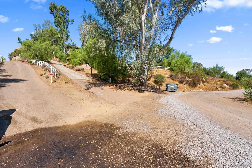 2 Chablis Road Ramona, CA 92065 - Photo 3 of 15