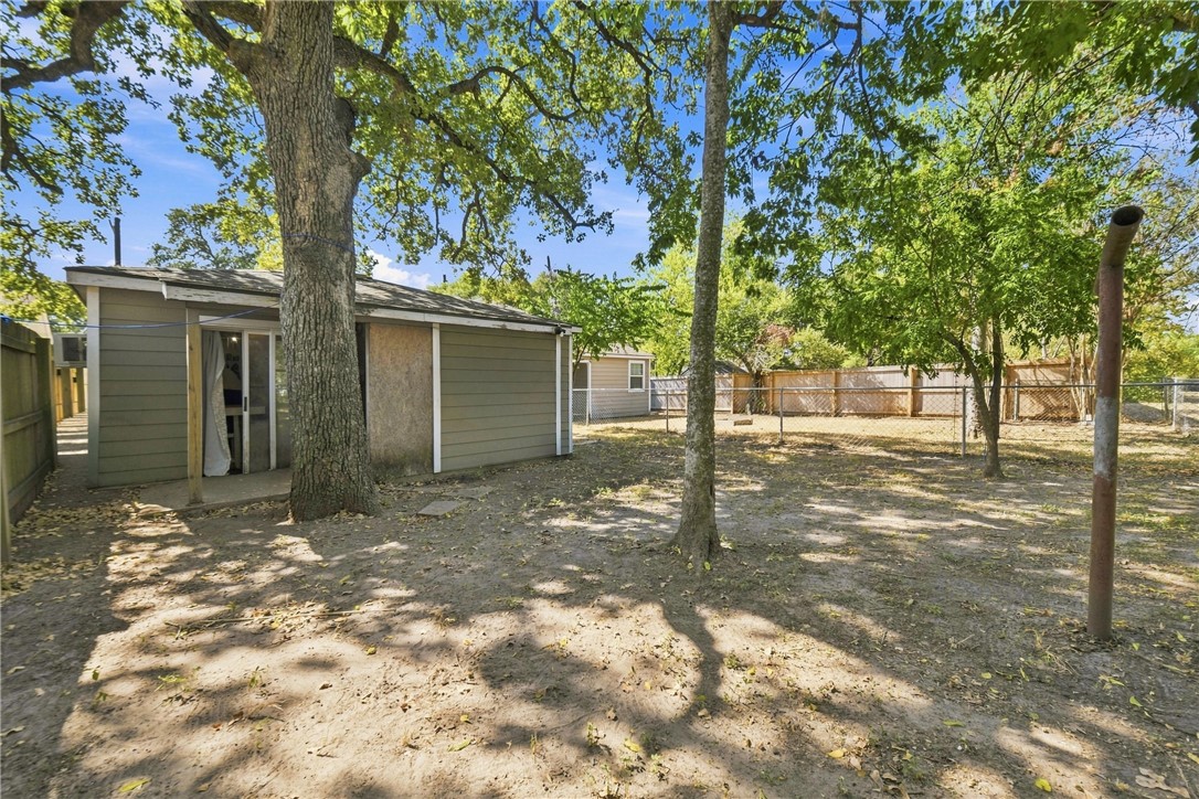 814 Mitchell Street Bryan, TX 77802 - Photo 33 of 33 Gallery Image 33