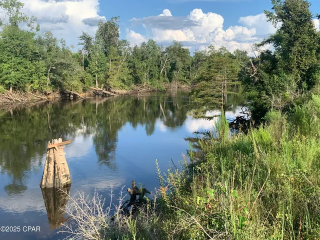 $298,900 | 13537 Missy Lane, Clarksville, FL 32430