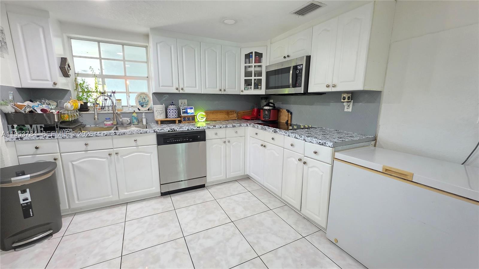 12320 Southwest 39th Street Miami, FL 33175 - Photo 11 of 41