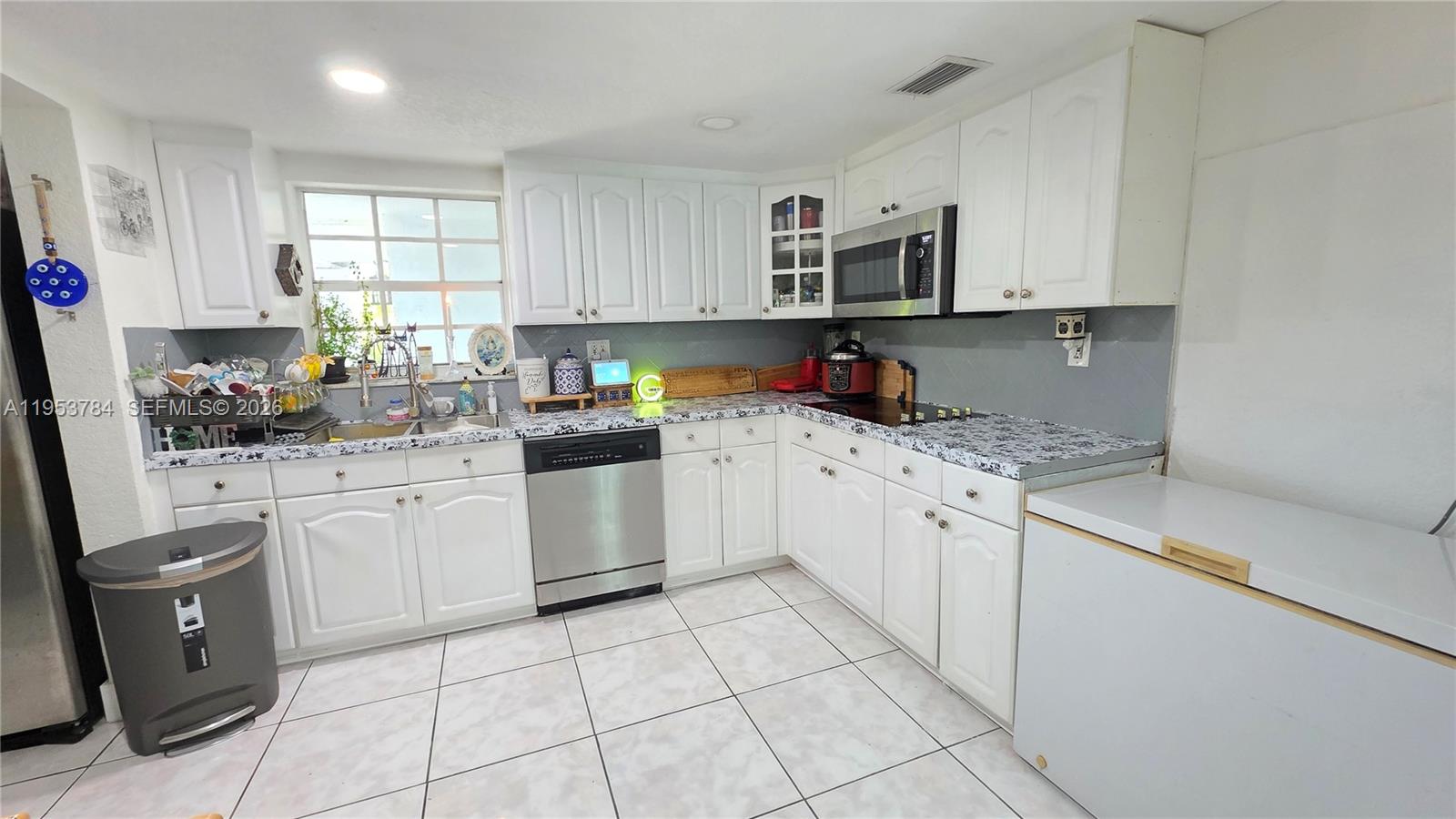 12320 Southwest 39th Street Miami, FL 33175 - Photo 14 of 41