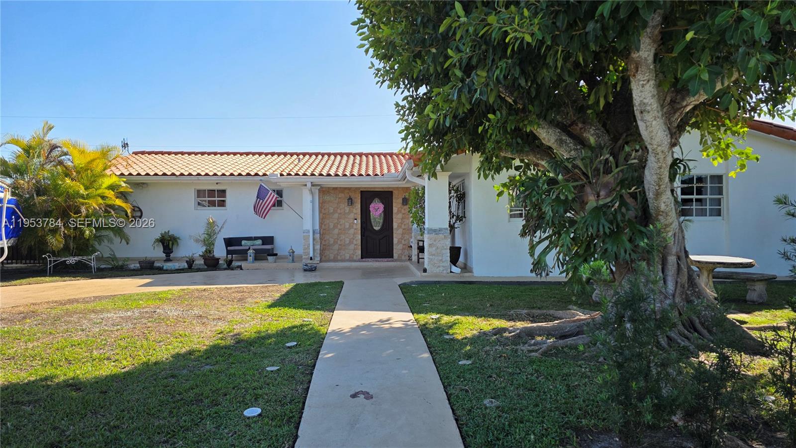 12320 Southwest 39th Street Miami, FL 33175 - Photo 2 of 41