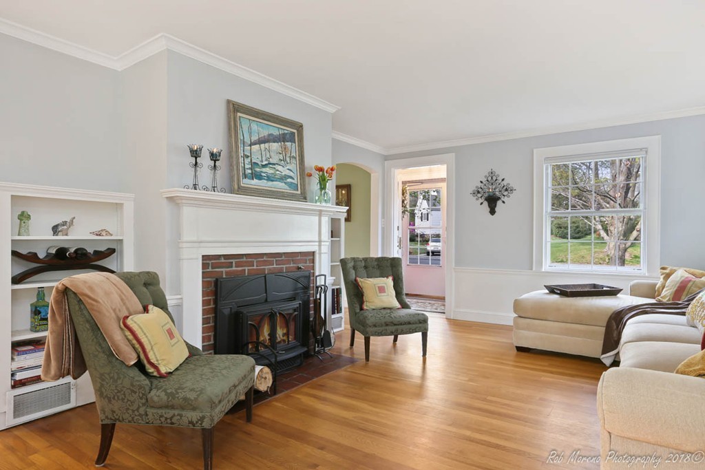5 Stratford Road Andover, MA 01810 - Photo 2 of 18 Gallery Image 2
