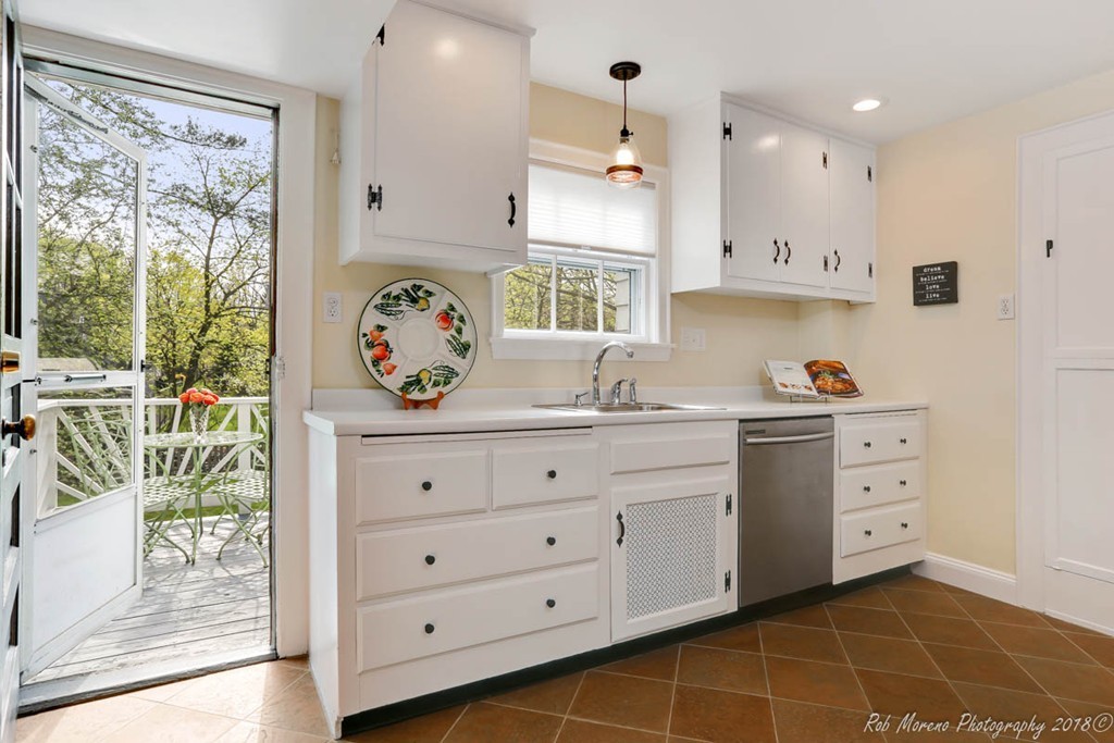 5 Stratford Road Andover, MA 01810 - Photo 5 of 18 Gallery Image 5