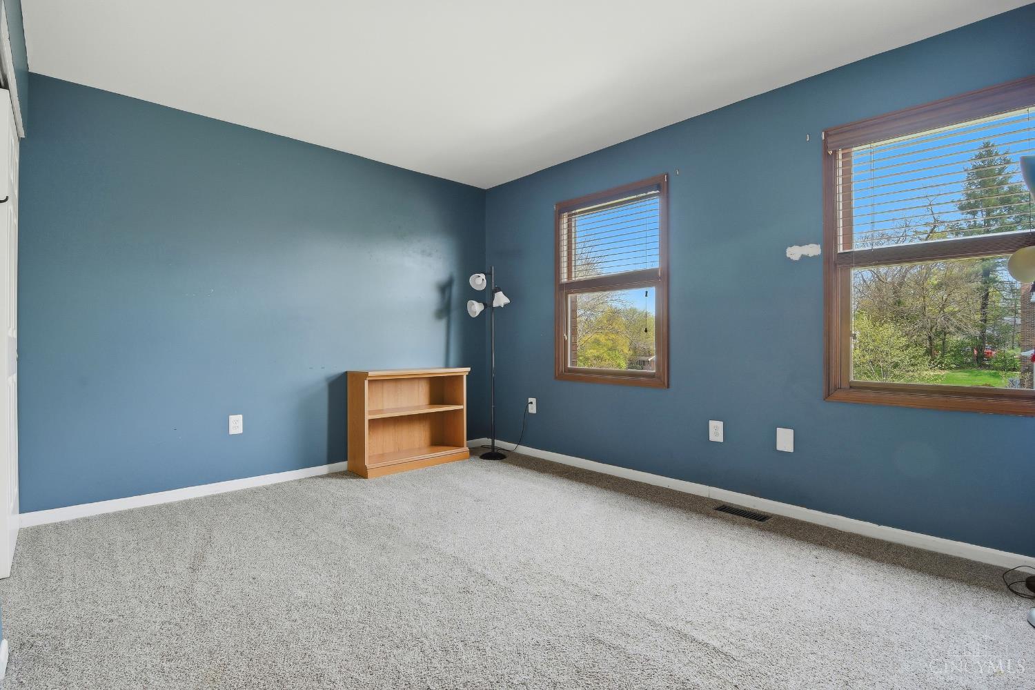 4374 Boomer Road Cincinnati, OH 45247 - Photo 31 of 49