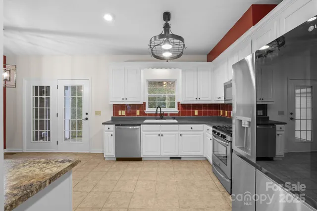 $670,000 | 166 Jay Bird Drive, Sylva, NC 28779