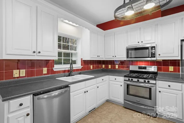 $670,000 | 166 Jay Bird Drive, Sylva, NC 28779