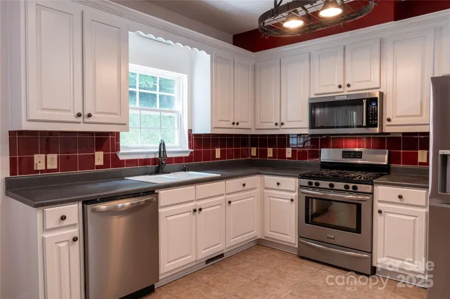 $670,000 | 166 Jay Bird Drive, Sylva, NC 28779