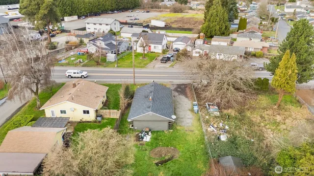$447,850 | 10908 Valley Avenue East, Puyallup, WA 98372