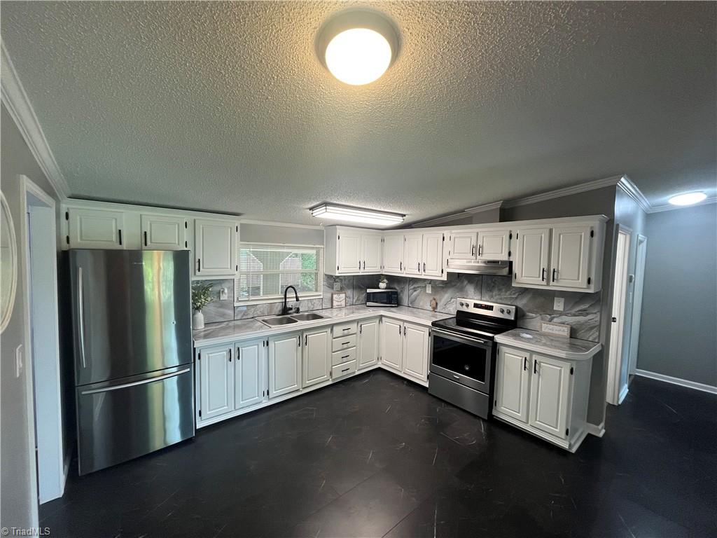 1144 Pipers Gap Road Mount Airy, NC 27030 - Photo 11 of 19 Gallery Image 11