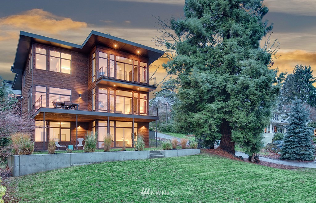 1501 Lake Washington Boulevard South Seattle, WA 98144 - Photo 1 of 24