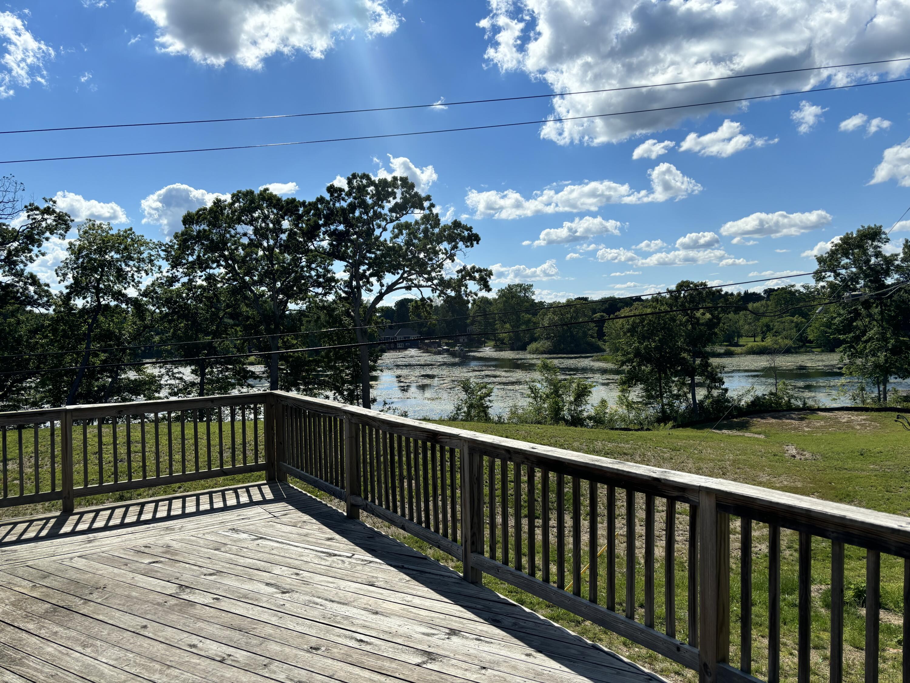 5245 Grass Lake Road White Lake, MI 48383 - Photo 10 of 17 deck