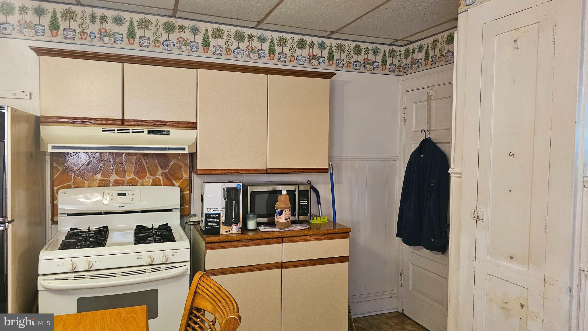 141 Pleasant Street Philadelphia, PA 19119 - Photo 14 of 42