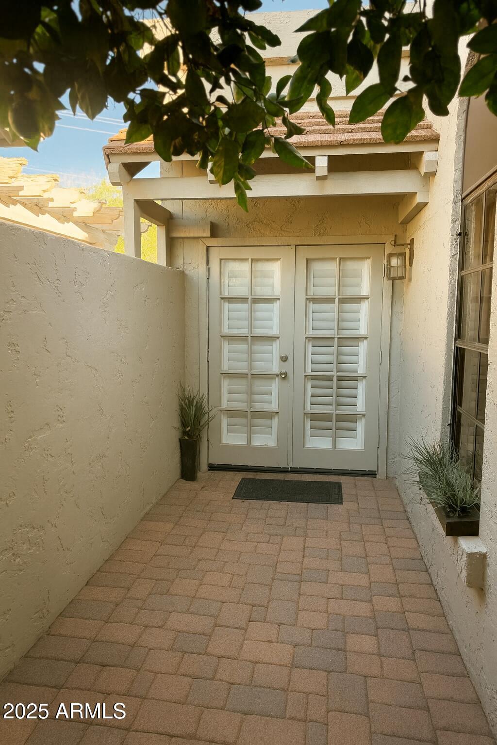 8100 East Camelback Road, Unit 163 Scottsdale, AZ 85251 - Photo 44 of 51 a view of empty room with window