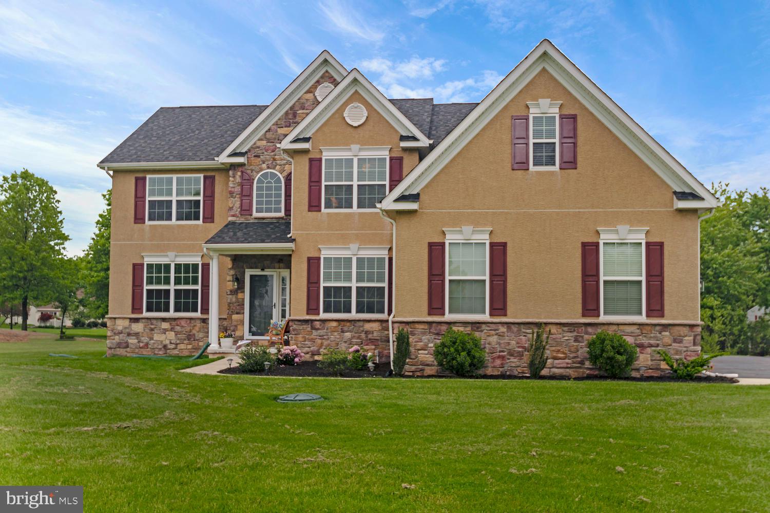 447 Yoder Road Harleysville, PA 19438 - Photo 3 of 31 Front view