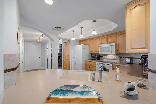 $6,500 | 9550 South Ocean Drive, Unit 2004, Jensen Beach, FL 34957