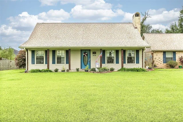 $268,000 | 2040 Oak Leaf Forest Drive, Sulphur, LA 70665