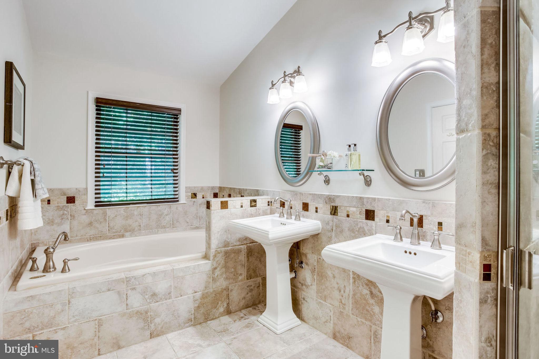 11290 Fairwind Way Reston, VA 20190 - Photo 18 of 30