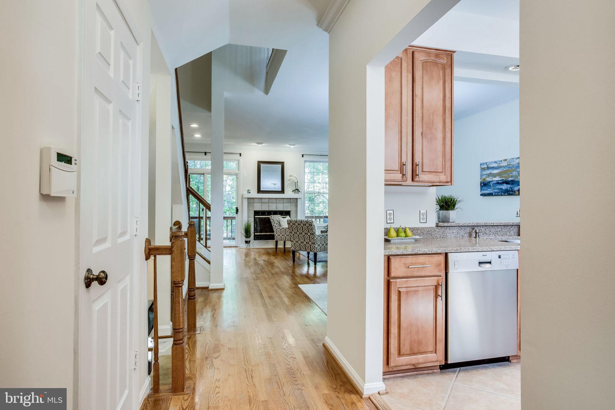 11290 Fairwind Way Reston, VA 20190 - Photo 3 of 30