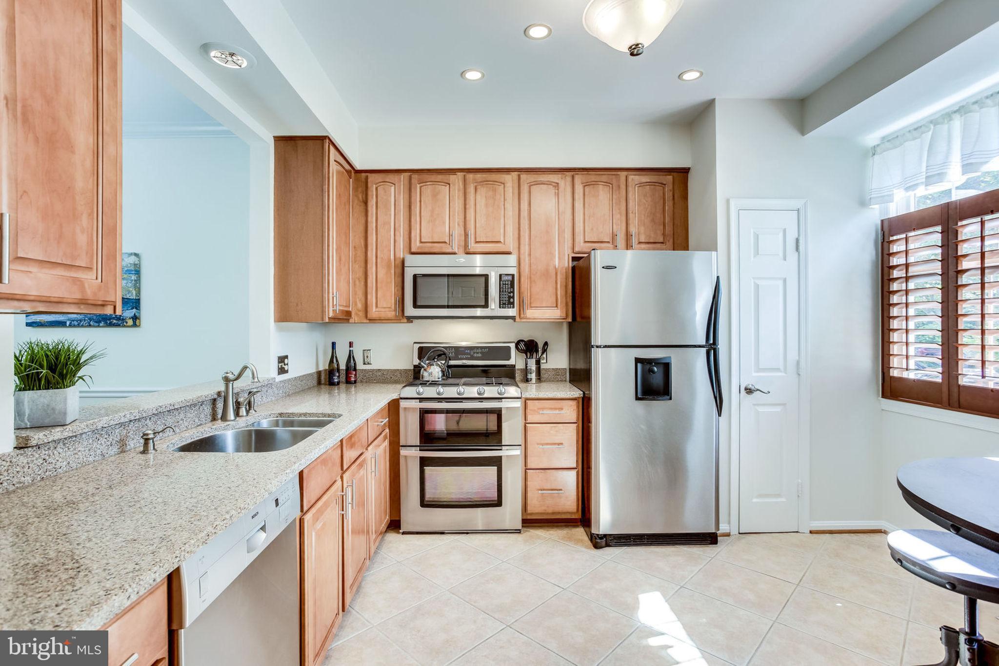 11290 Fairwind Way Reston, VA 20190 - Photo 4 of 30
