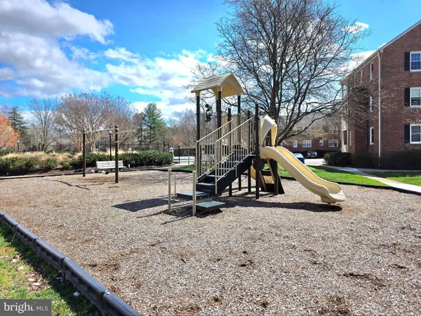 $2,075 | 6620 Boulevard View, Unit A1, Alexandria, VA 22307