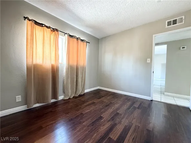 $1,200 | 390 North 13th Street, Unit 1, Las Vegas, NV 89101