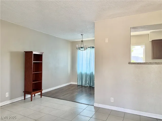 $1,200 | 390 North 13th Street, Unit 1, Las Vegas, NV 89101