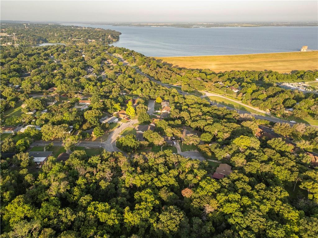 2906 Maple Hill Circle Waco, TX 76708 - Photo 2 of 8 a view of an ocean