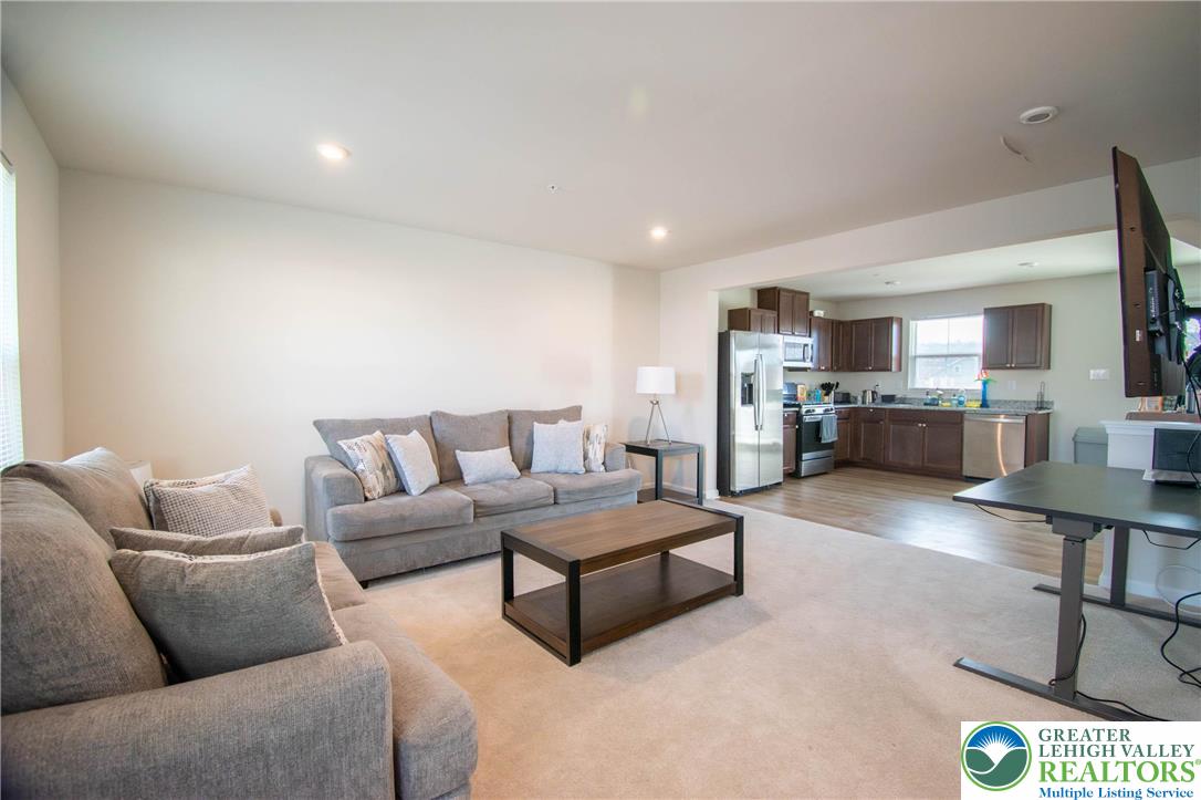 2118 Cross Country Road Northampton, PA 18067 - Photo 11 of 34